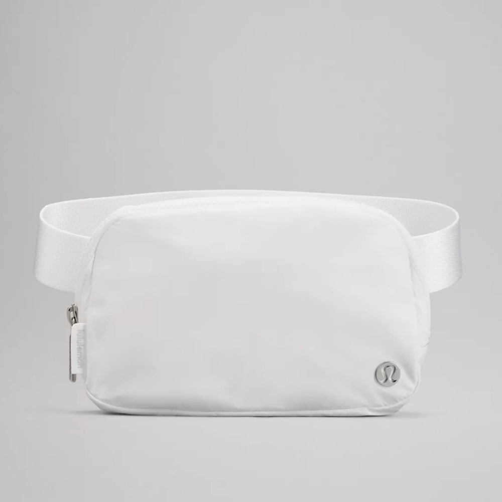 Lululemon Everywhere Belt Bag - WHITE
